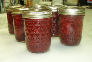 Strawberry-Kiwi Jam jars