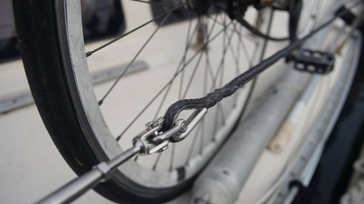 synthetic lifelines on a boat