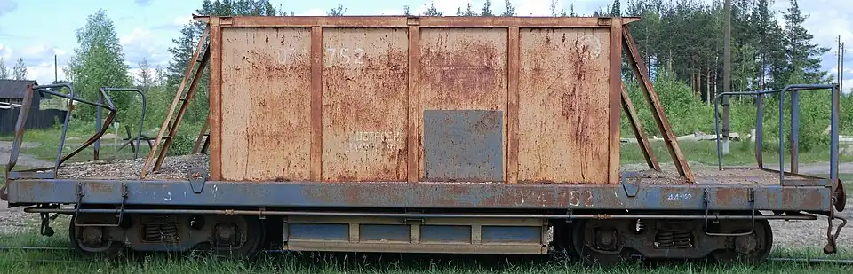 Kambarka Engineering Works hopper car to transport track ballast, 750 mm (2 ft 5+1⁄2 in) gauge