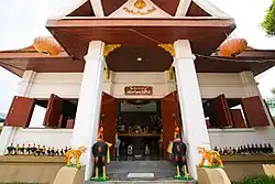 The front of Phan Thai Norasing's shrine (Khok Kham canal)