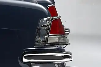 Left taillamp, which conceals fuel fill