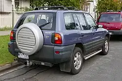 Pre-facelift Toyota RAV4 Cruiser 5-door (SXA11, Australia)