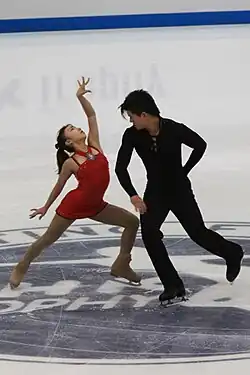 Narumi Takahashi and Mervin Tran at the 2009 NHK Trophy