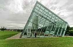 Side view of the shelter; in the background (left) is Dalkingen