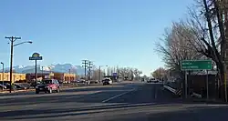 Looking east along U.S. Route 160 (Santa Fe Avenue) in Alamosa East.