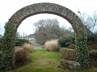 The stone arch at the entrance to Ploeren