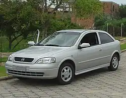 Second generation (pre-facelift)