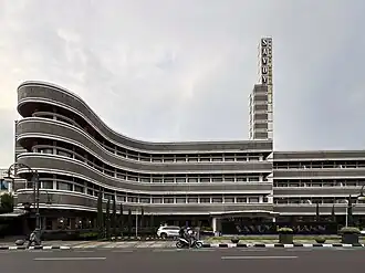 Savoy Homann Hotel employs Streamline Moderne element in its facade.