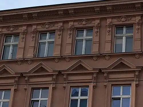 Decoration of the upper floor