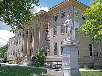 The Boyd County Courthouse in Catlettsburg, with a statue of John Milton Elliott