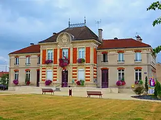 The town hall in Bras-sur-Meuse
