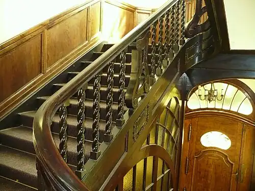 Oak staircase and railings