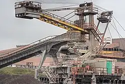 Machine for mineral extraction