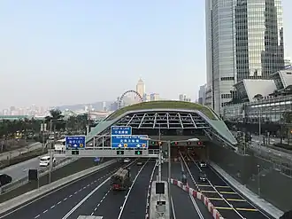 Central–Wan Chai Bypass Tunnel western portal 2019-01-26 (11).jpg