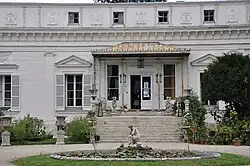 Entrance in the south façade