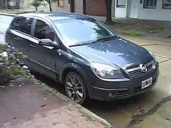 Hatchback (pre-facelift)