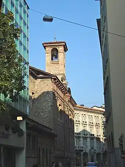 View of the facade along via Magatti