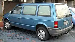 Chrysler Voyager SE (rear 3/4)