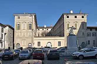 Palazzo Donati, già Benzoni in Crema