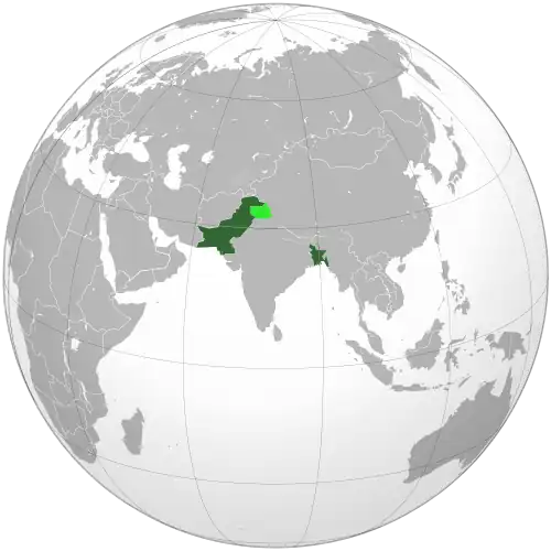 Land controlled by the Dominion of Pakistan shown in dark green; land claimed but not controlled shown in light green