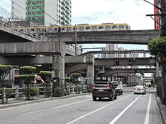 EDSA-Aurora, LRT train (Quezon City; 03-21-2021).jpg