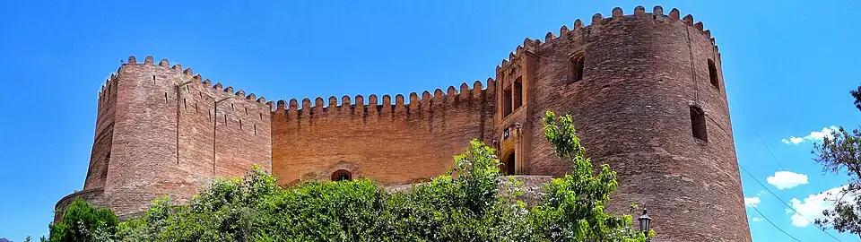 Shapur Khast castle
