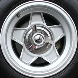 Late 60s/early 70s Cromodora alloy wheel with knock-off hub