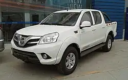 Foton Tunland E5 front (Note the added claddings)