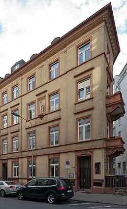 Kaiserhofstraße 19, with the construction year 1878 found over the entrance. Neo-Renaissance building in the Neoclassicist tradition. Main front with avant-corps and niche. The building is under cultural heritage protection.