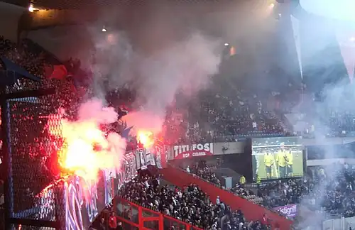 Fumigènes à Boulogne lors de PSG 2-1 Sochaux.