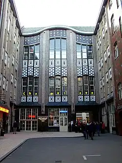 Hackesche Höfe in Berlin by Endell (1906)