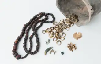 Amber and gold hoard, Hatvan culture, 18th century BC