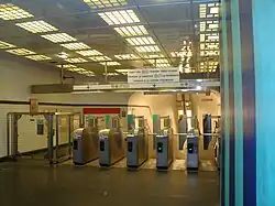 Château-Landon ticket hall