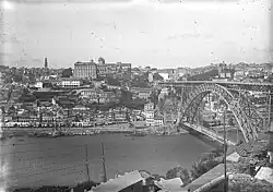 A turn of the century perspective of the bridge, taken northward from Vila Nova de Gaia