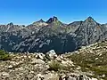 Molar Tooth (left), Cutthroat Peak (center) and Whistler Mountain (right) viewed from Maple Pass trail