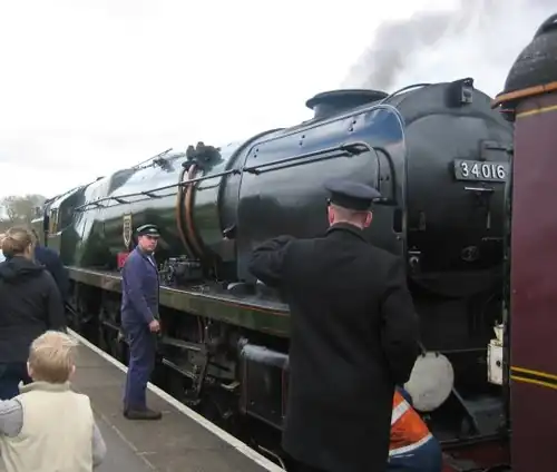 Image 9A train on the Watercress Line (from Portal:Hampshire/Selected pictures)