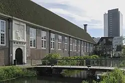 Former entry through the Pesthuis