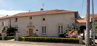 The town hall in Ormes-et-Ville