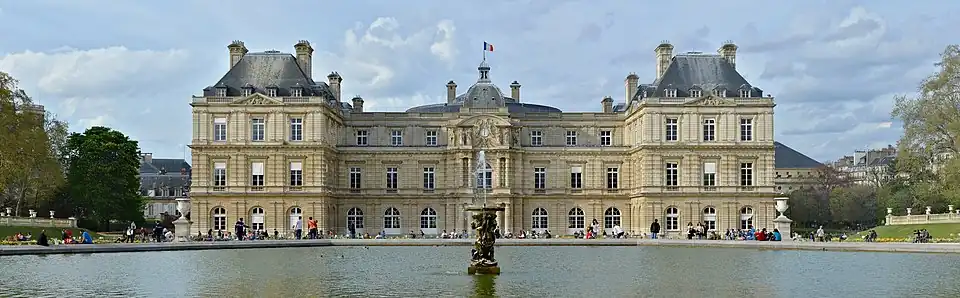 View of the south façade and the garden basin