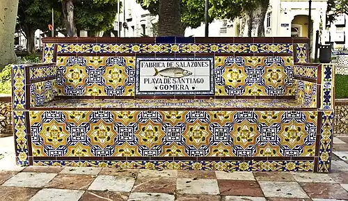 One of the several tiled benches of the Plaza 25 de Julio built in 1917,[41] Santa Cruz de Tenerife, Canary Islands