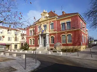 The town hall in Pierre-Bénite