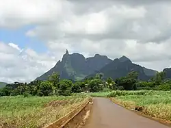 Mountains - panoramio - pyraniton