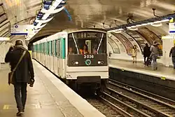 Line 9 MF 67's rolling stock transferred to Line 12