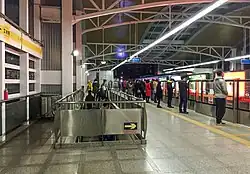 Line 13 platform (March 2017)