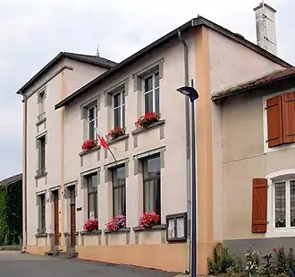 The town hall in Puzieux