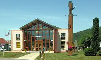 The town hall in Raddon-et-Chapendu