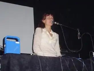 Rio en Medio performing in 2007
