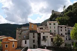 La Roque-en-Provence with the church of Sainte-Pétronille