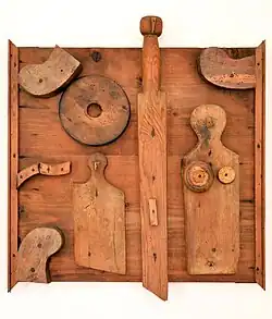 Family with Angels (1972), wood