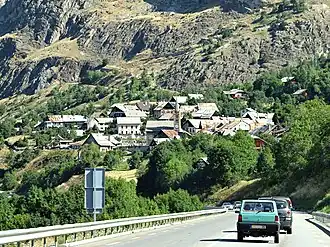 Saint-Martin-de-Queyrières seen from the RN94 road